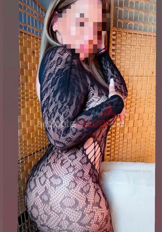 DELICIOSA RUBIA BUENAS CURVA CACHONDA PONFERRADA