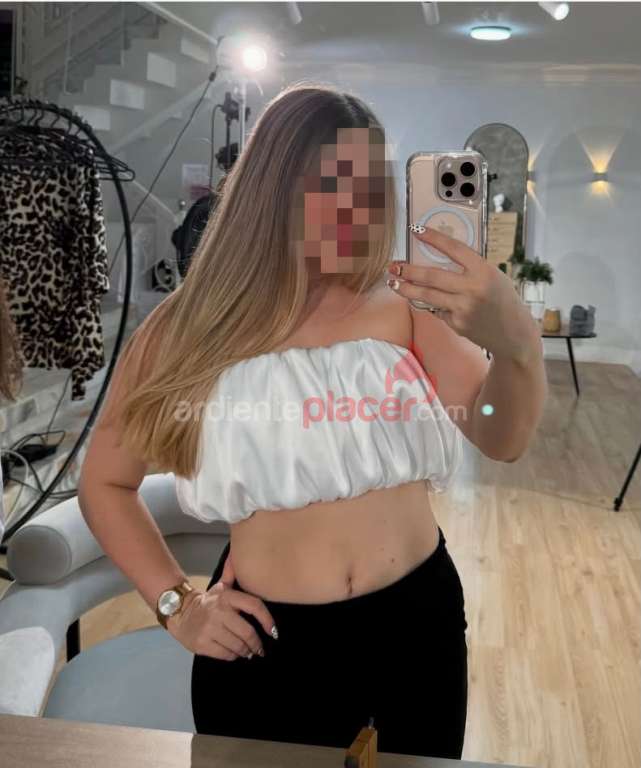 DELICIOSA RUBIA BUENAS CURVA CACHONDA