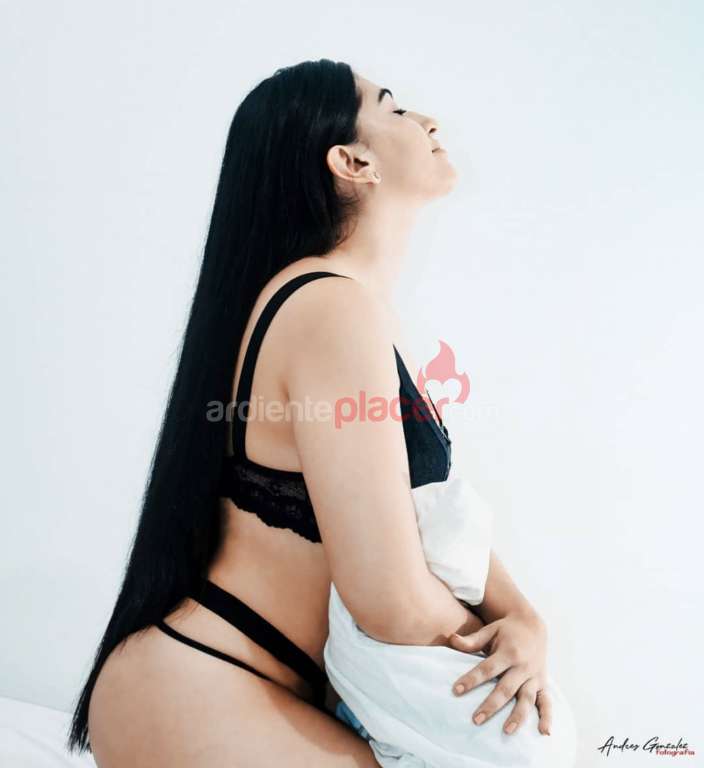 latina caliente