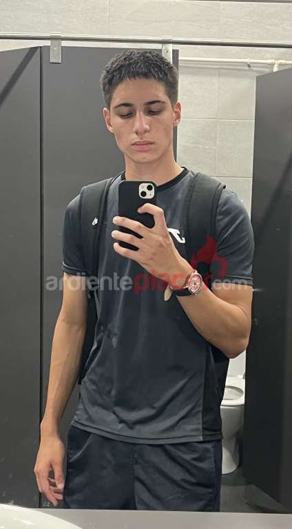 Hombre Brasileño 18 años