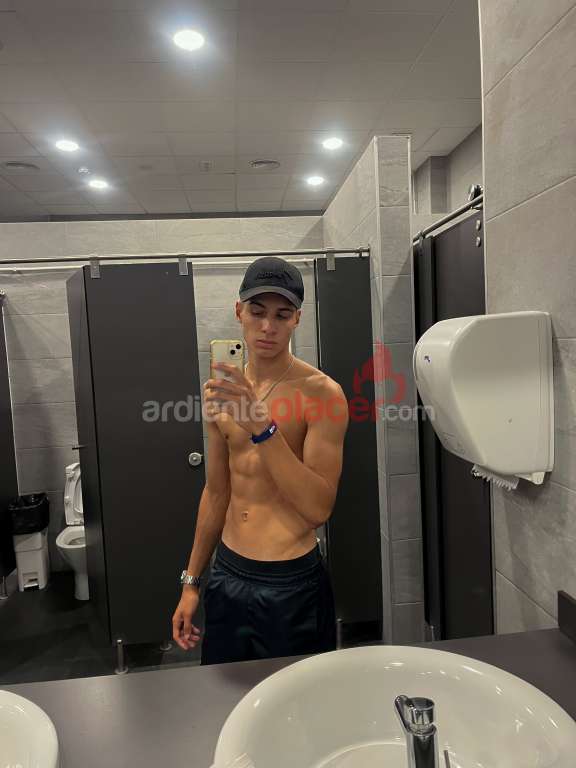 Hombre brasileño 18 Años