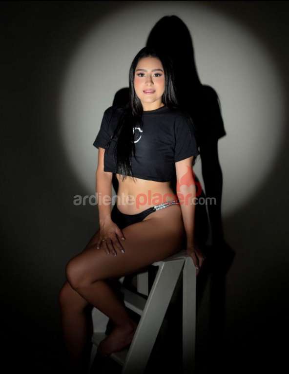 JOVENCITA SEXY Y CURVAS DE INFARTO!