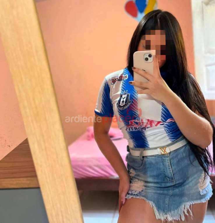 COLOMBIANA CON LINDAS CURVAS