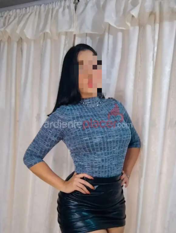 COLOMBIANA CON LINDAS CURVAS