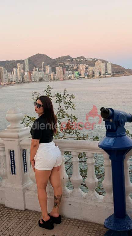 sara latina peliroja en benidorm