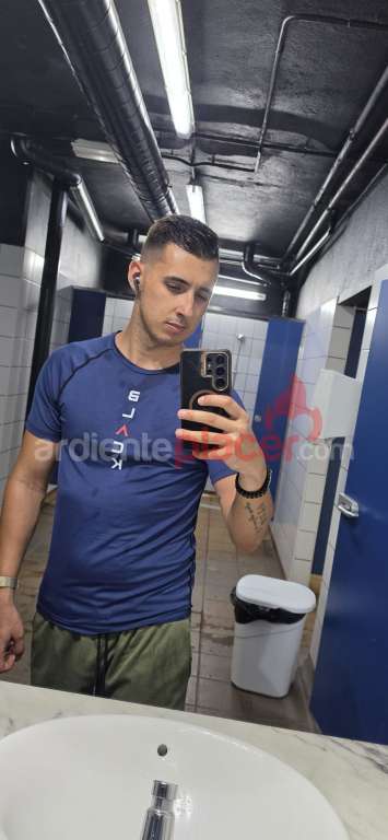 Solo mujeres, hola busco sexo escribreme no cobro chico 26