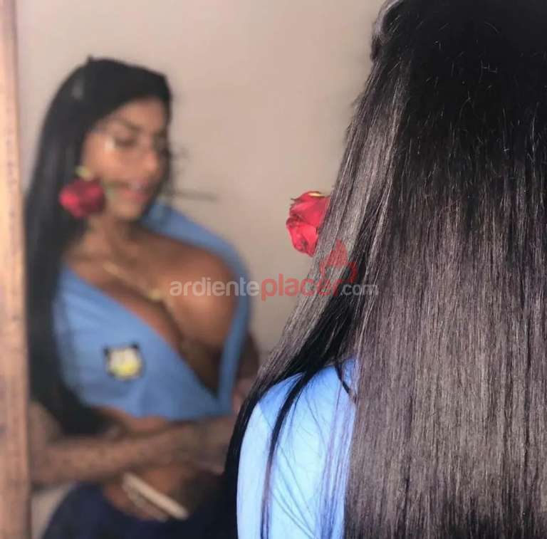 VEN Y DISFRUTA DE UNA CITA CON UNA ARDIENTE LATINA