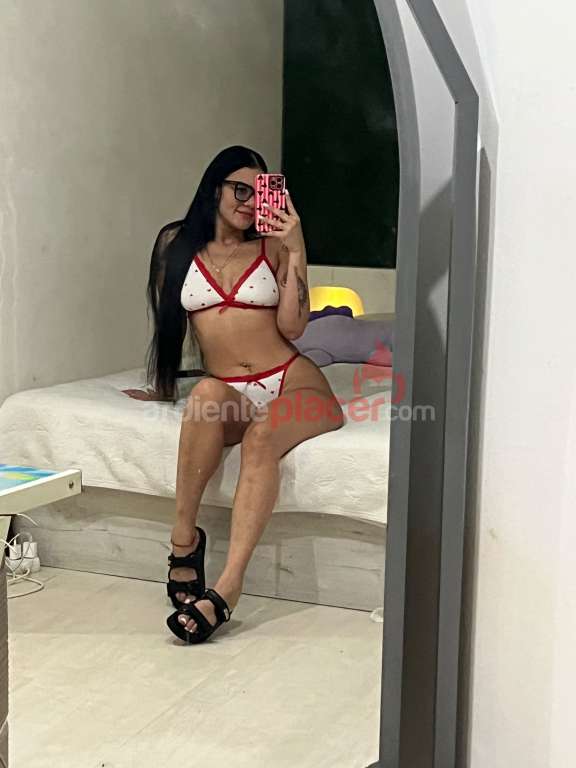 Ashley Venezolana muy complaciente
