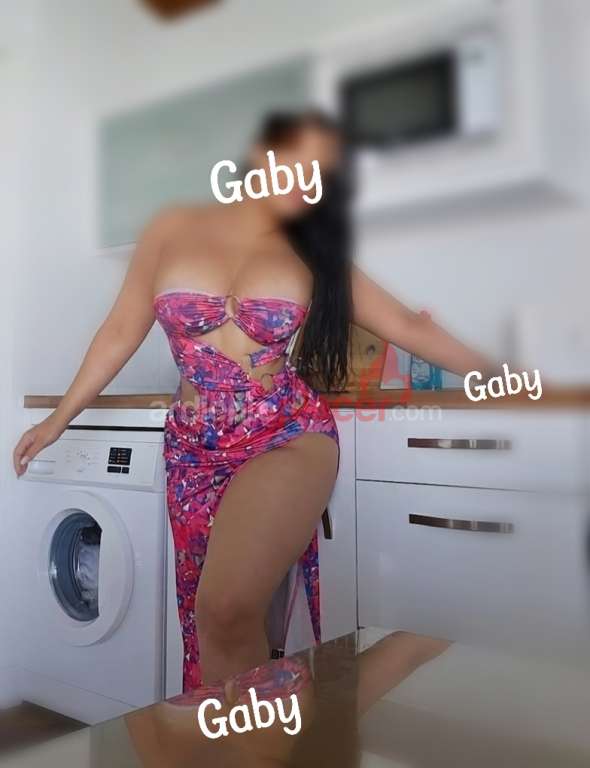 Sexy Morenaza explosiva