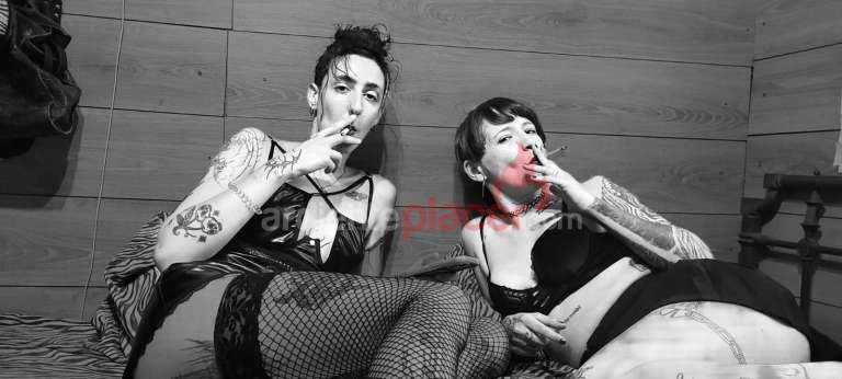 DOS DOMINATRIX DOMINAN TU MICROPENE