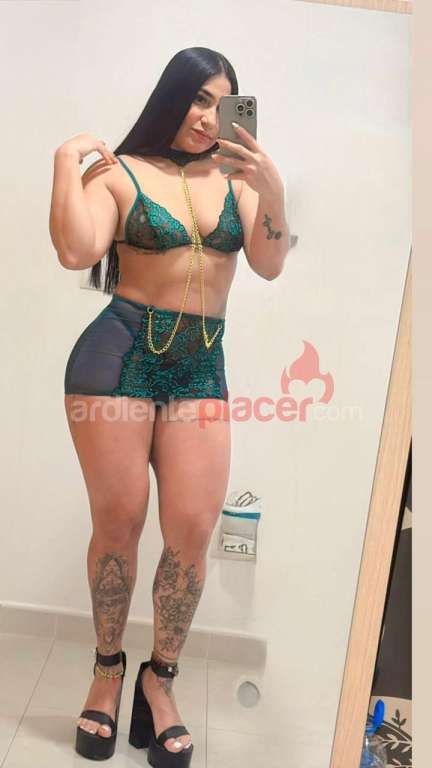 Latina Exuberante  todo un BOMBON