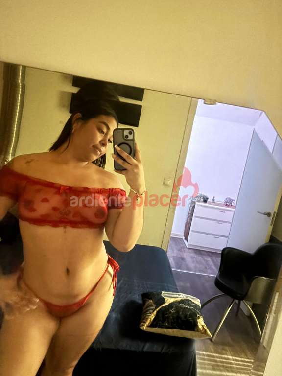 GORDITA GUARRA CON GANAS DE FOLLAR