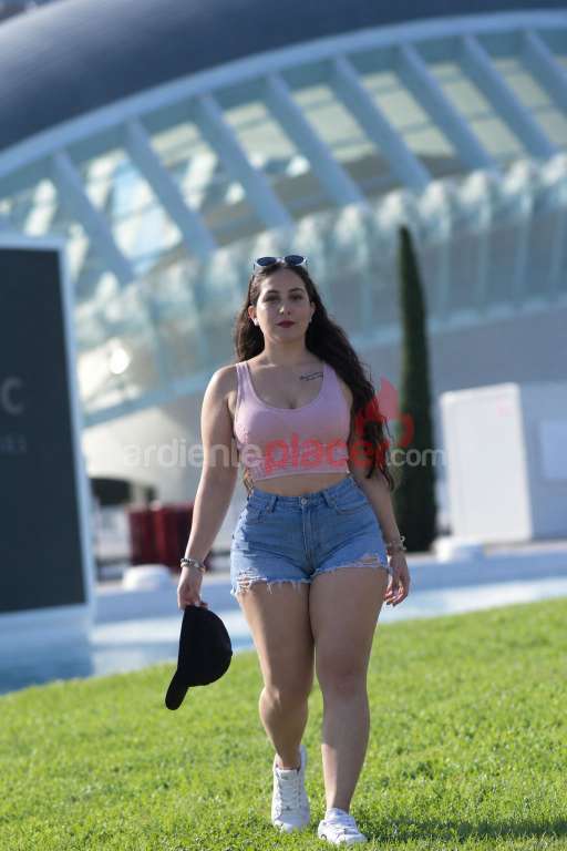 LOLA💖QUEDAR CON CHICOS Y CHICAS 24/7💖