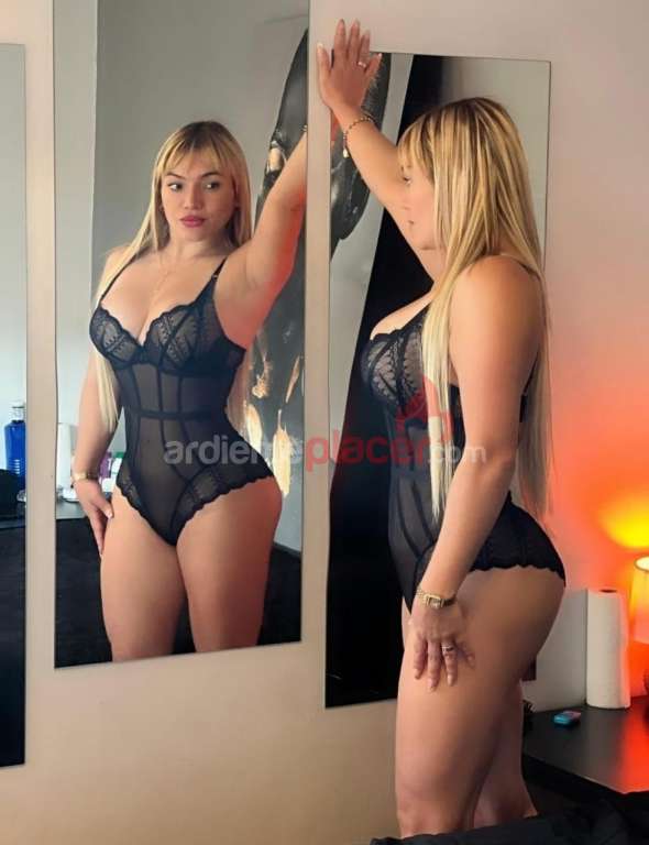 Sammy Colombiana fiestera muy sexy