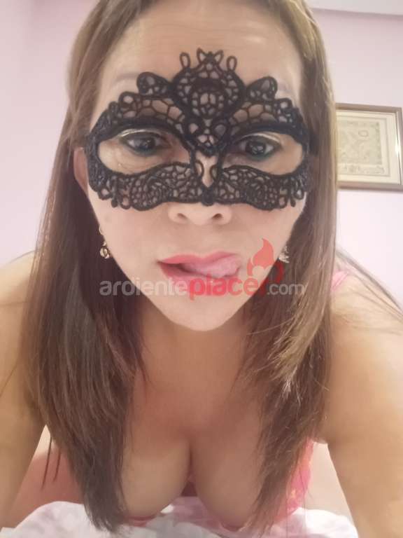 Latina mujer  discreta videollamadas