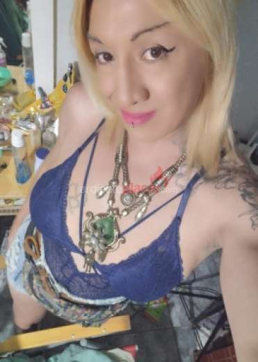 Chica trans juguetona sexy soy activa y pasiva