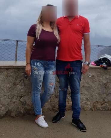 pareja para trio se ofrece   a chicos