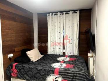 Alquilo hab en zona sants con baño privado 350e semana