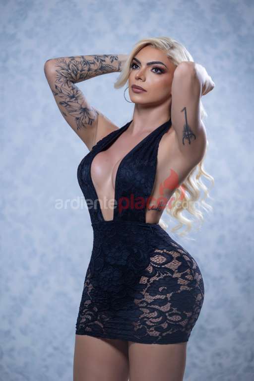 VALESCA PRECIOSA Y ENCANTADORA