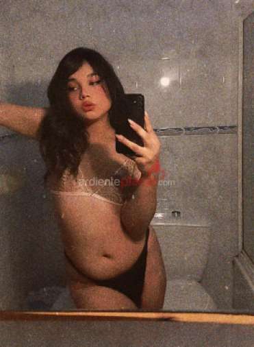 SALVADOREÑA PASIVA, TRANS FEMENINA MUY GUARRILLA