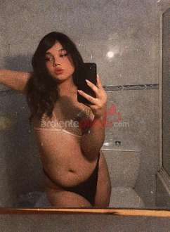 SALVADOREÑA PASIVA, TRANS FEMENINA MUY GUARRILLA