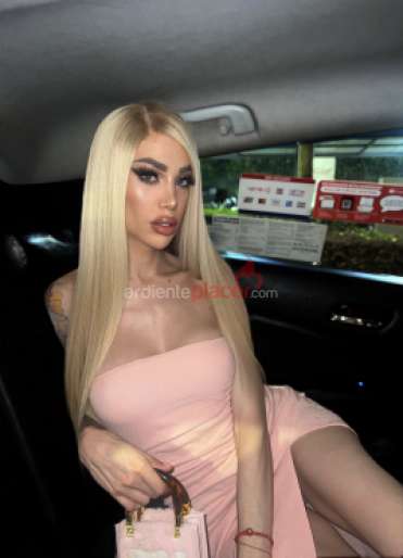 Barbie trans española joven