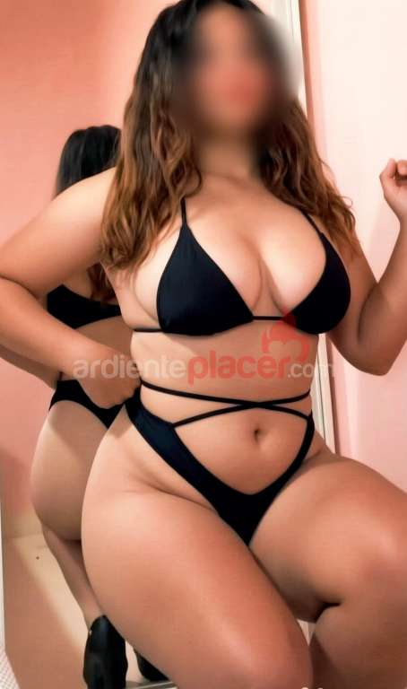 Jovencita latina hermosa por donde la mires