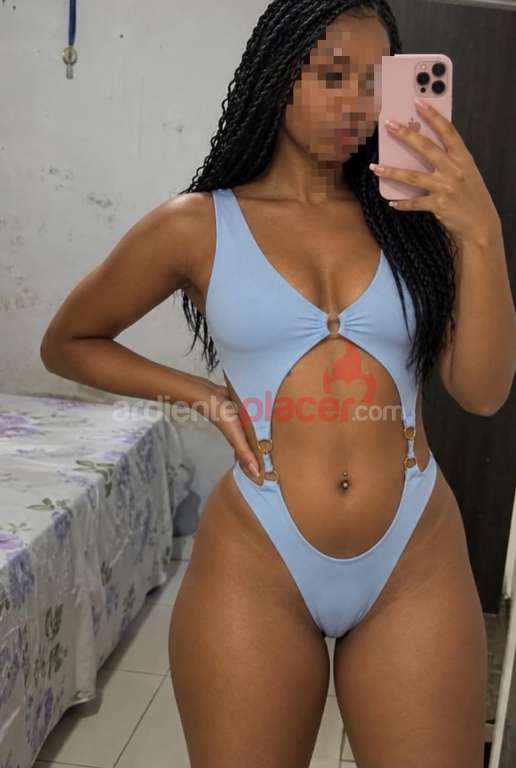 Natalia Extrovertida latina