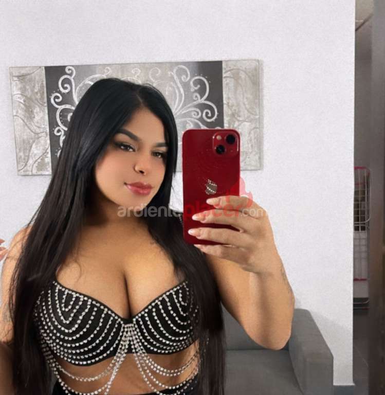 una mujer muy sensulal para disfrutar de lo bueno
