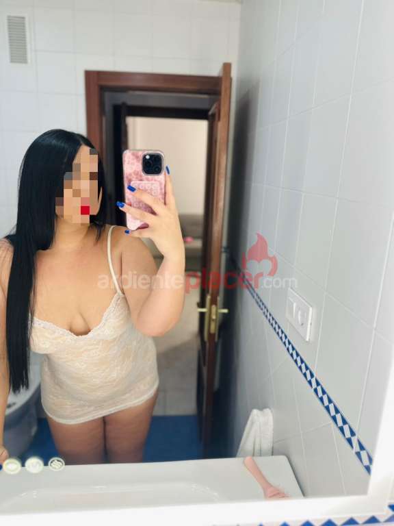 una mujer muy sensulal para disfrutar de lo bueno