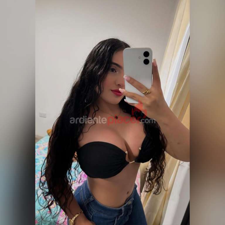 Anthonella hermosa latina recién llegada a adeje