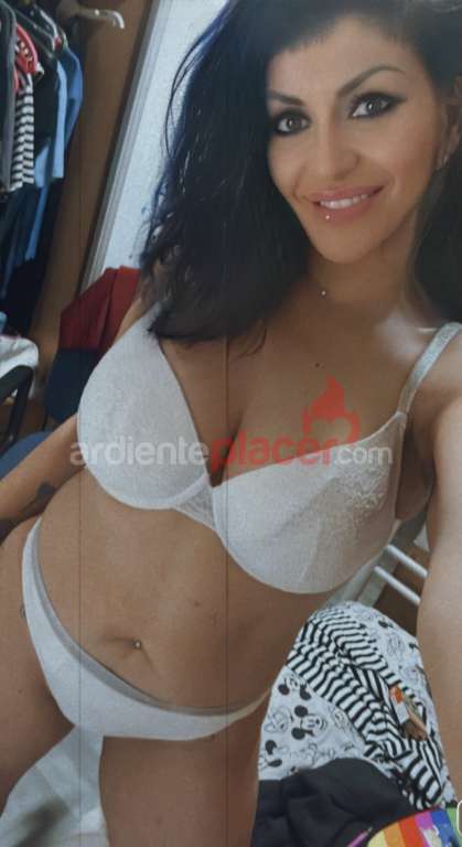 Milf Madurita sevillana casada busca joven vendo virtual