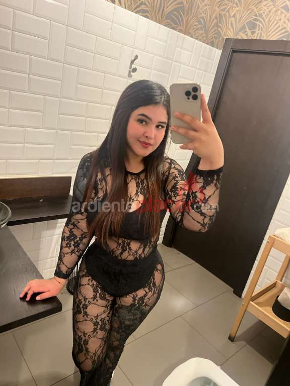 JOVENCITA DE 19  AÑOS DISPONIBLE EN ELDA